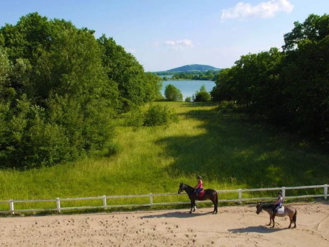 Lac Madine Meuse Grand Est Lorraine Centre Equestre Debutant Cours Initiation 1024x576