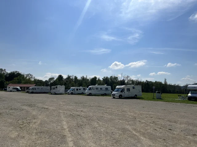 Aire Camping Car Classique Heudicourt 3