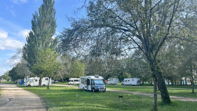 Aire Camping Car Classique Heudicourt